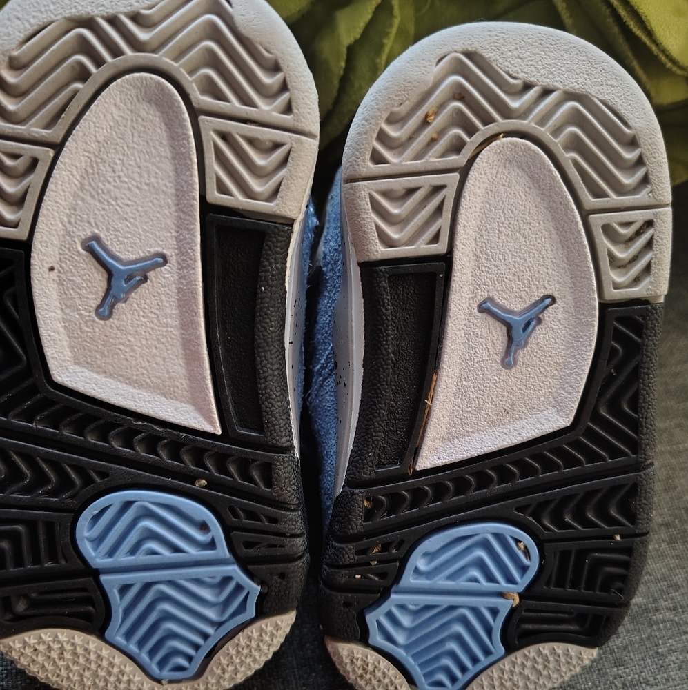Air Jordan 4 Retro "University Blue" Toddler shoes size 4 - Picture 3 of 7